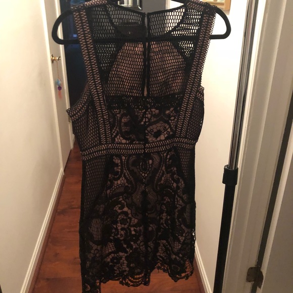 Bloomingdales black lace cocktail dress - Picture 5 of 5